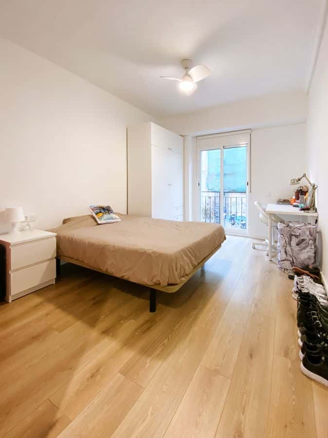 Habitación en piso de 6 habitaciones en Ciutat Vella