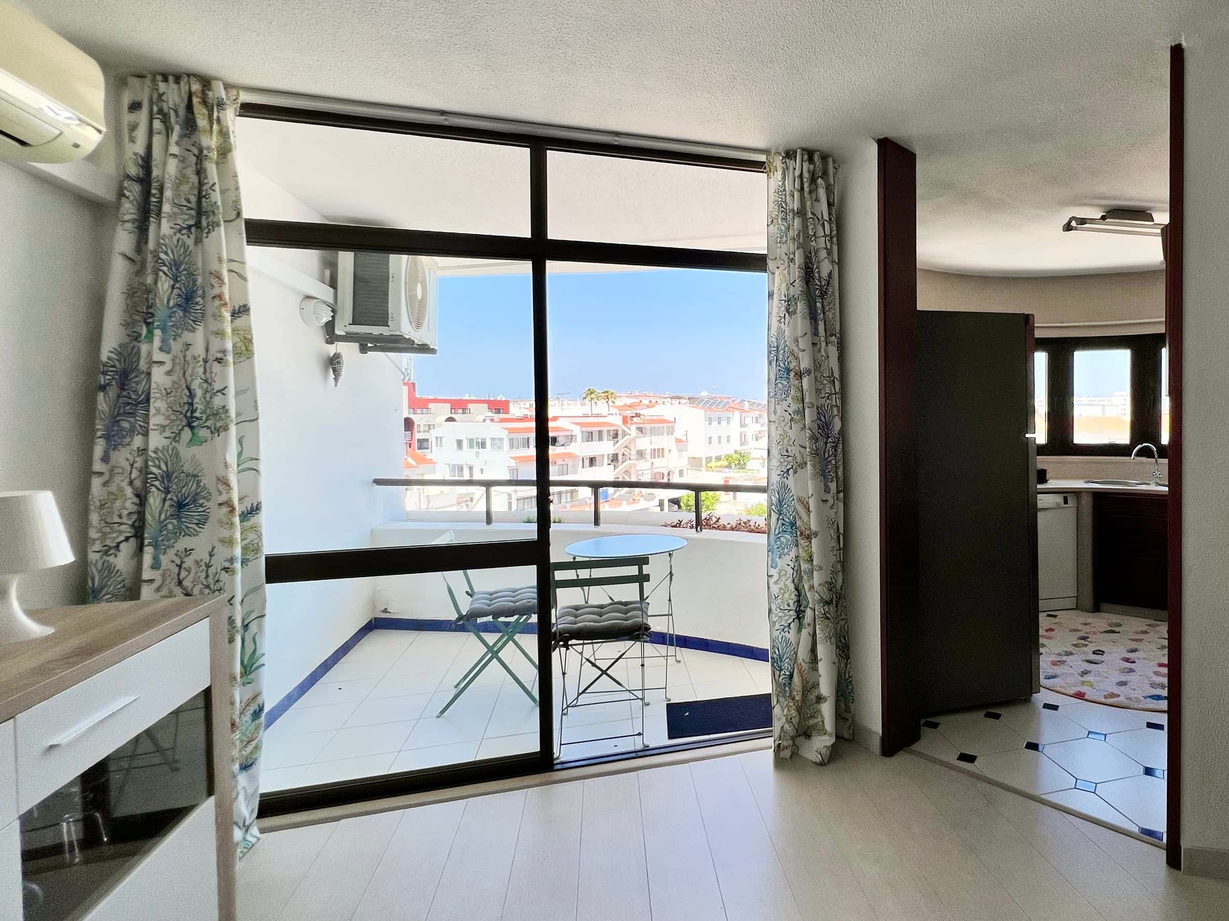 One Bedroom Apartment with balcony and pool in Albufeira