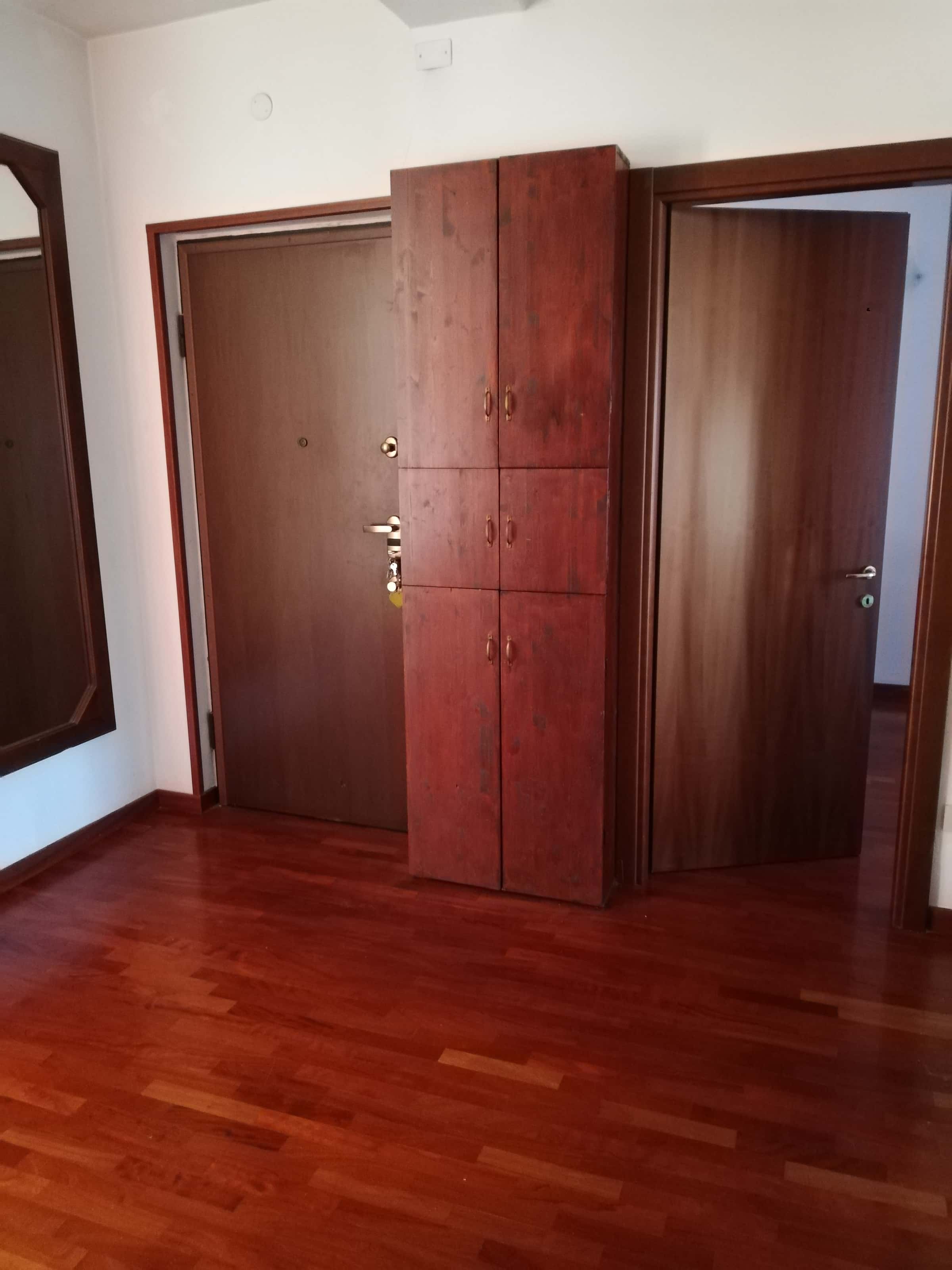 Stanza in Via Collecchio, Milano di 100 m² con 2 camere