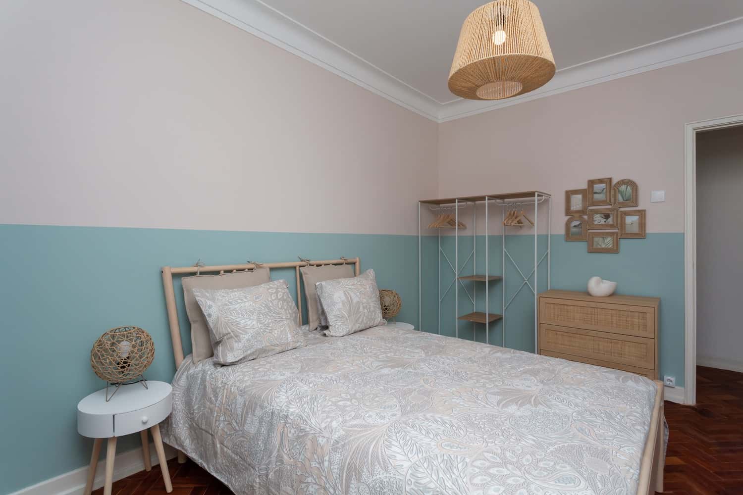 Room 4 - 40. Primeiro de Maio 146 2D
