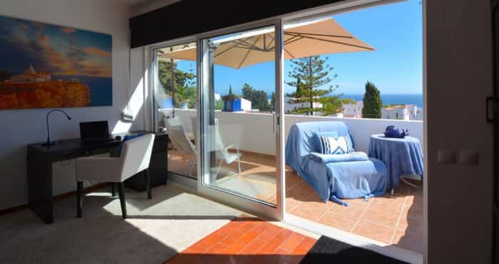 Listing photo thumbnail