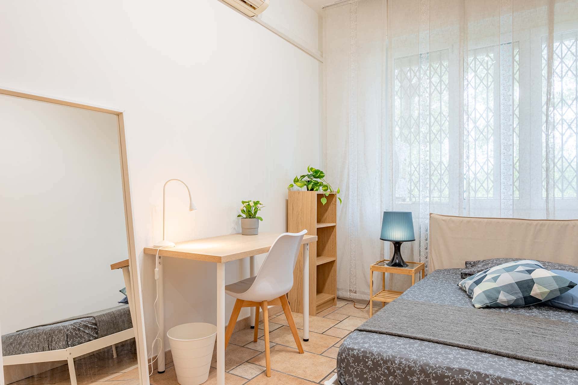 via litta modignani 87  private room s3