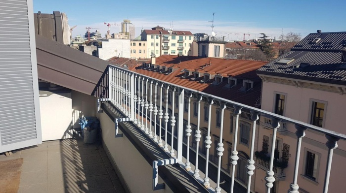 Listing photo thumbnail