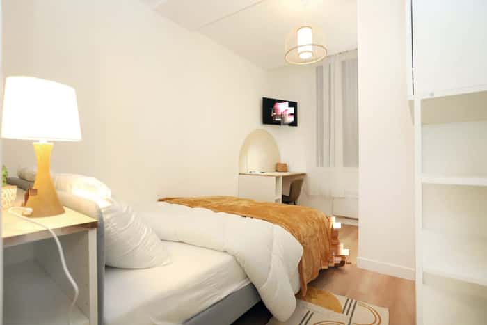 Listing photo thumbnail