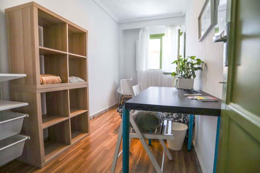 Habitación en piso de 4 habitaciones en Ciutat Vella