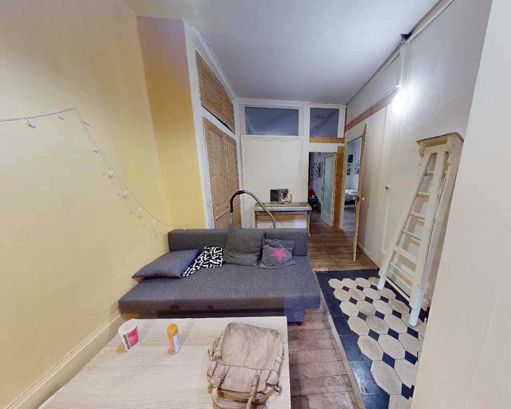 Chambre dans le cours de la liberte
