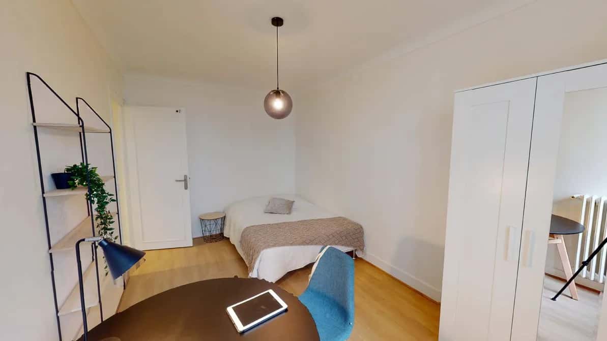Chambre dans Rue de Saussure, Paris pour 106 m² avec 5 chambres