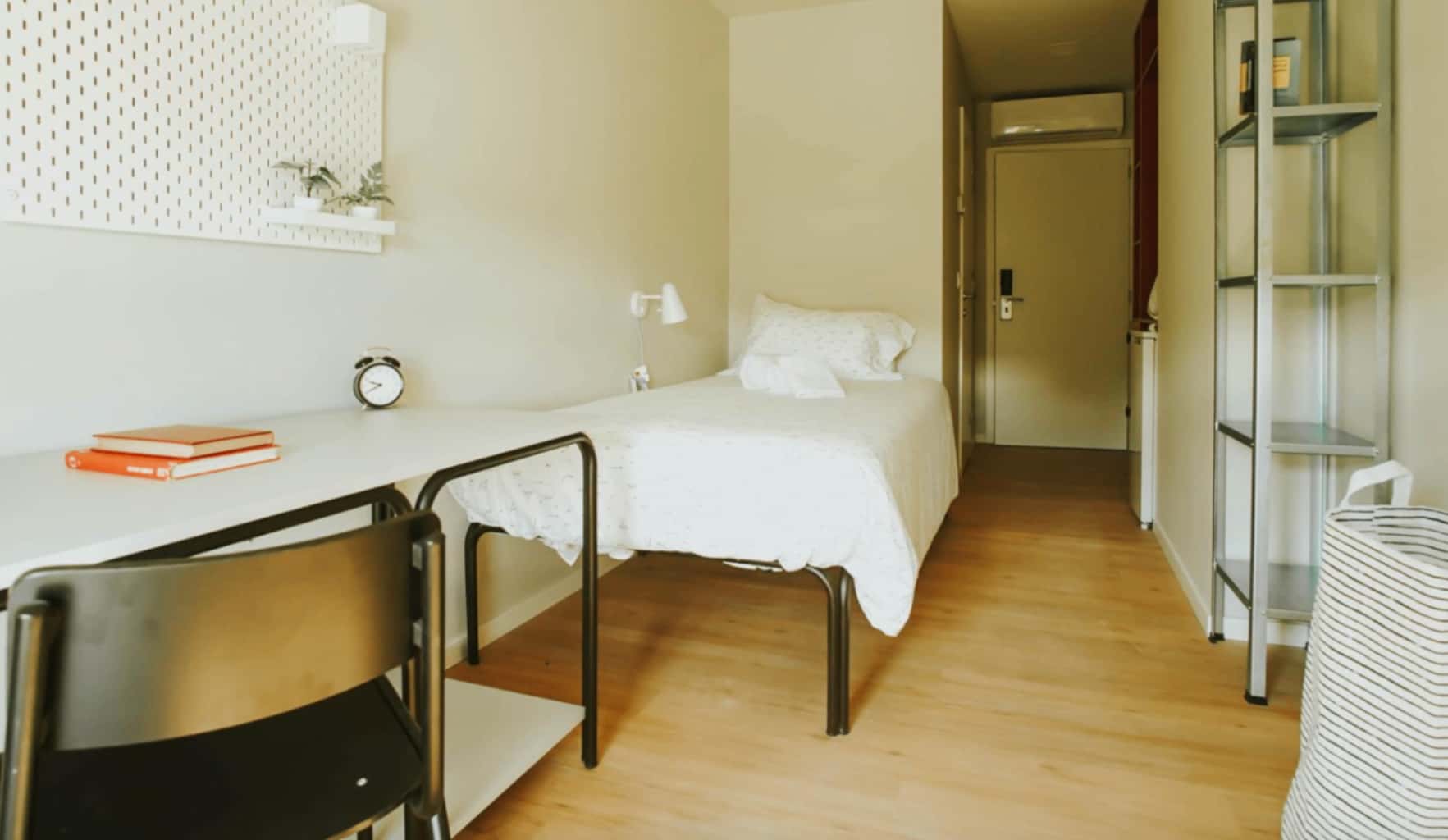 Room Balcony with private bathroom - Student residence in Braga