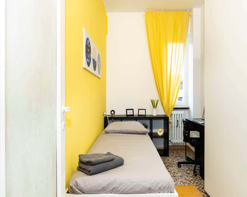 Special Offer: Stanza in VIA VINCENZO DA SEREGNO