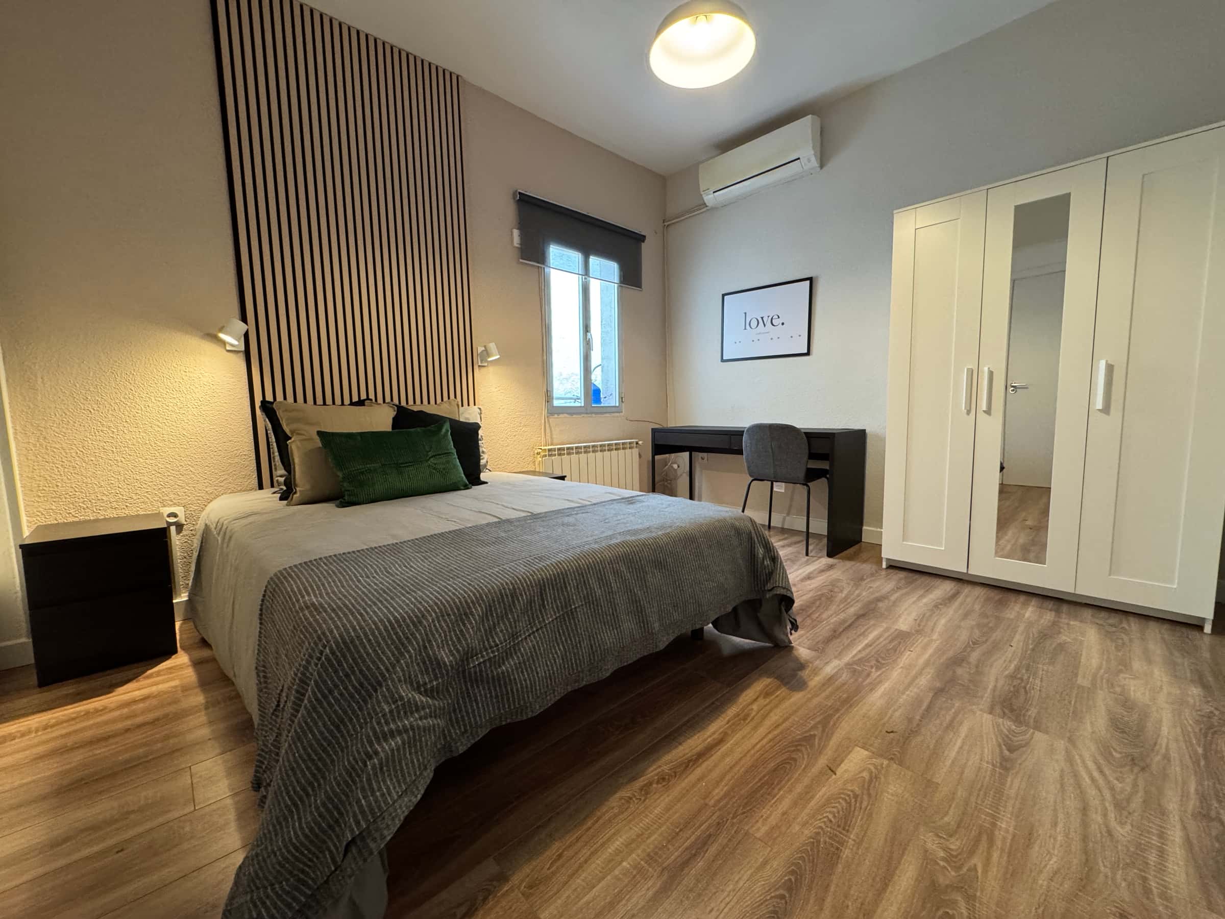 Chambre dans Calle de los Abades, Madrid pour 100 m² avec 5 chambres