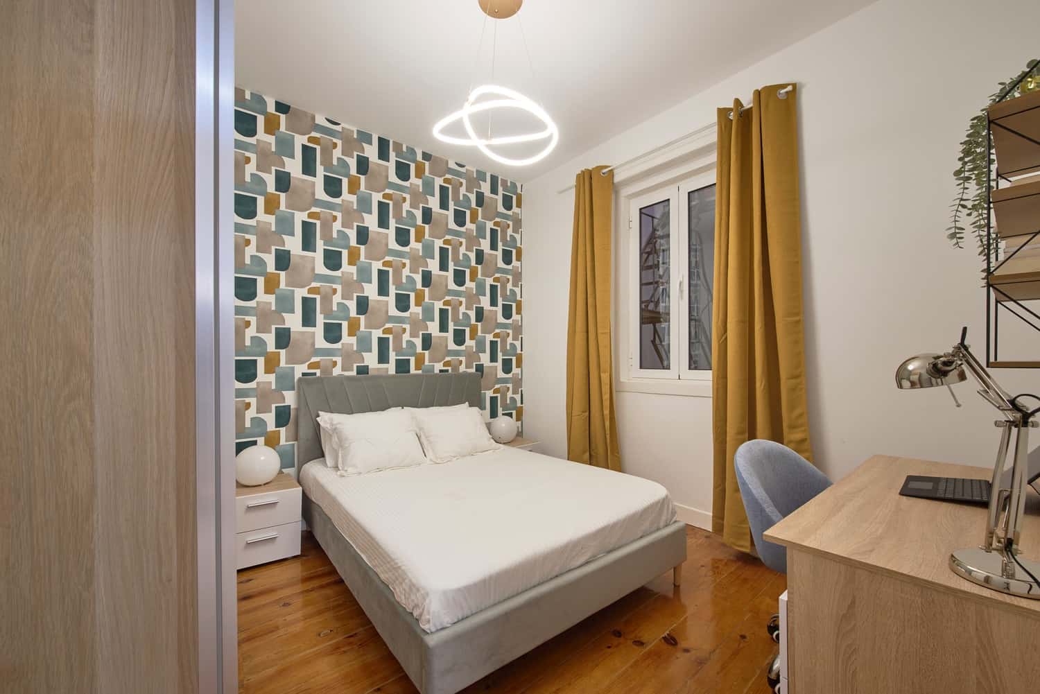 Room 6 - 102. R.Cidade da Horta 36 1