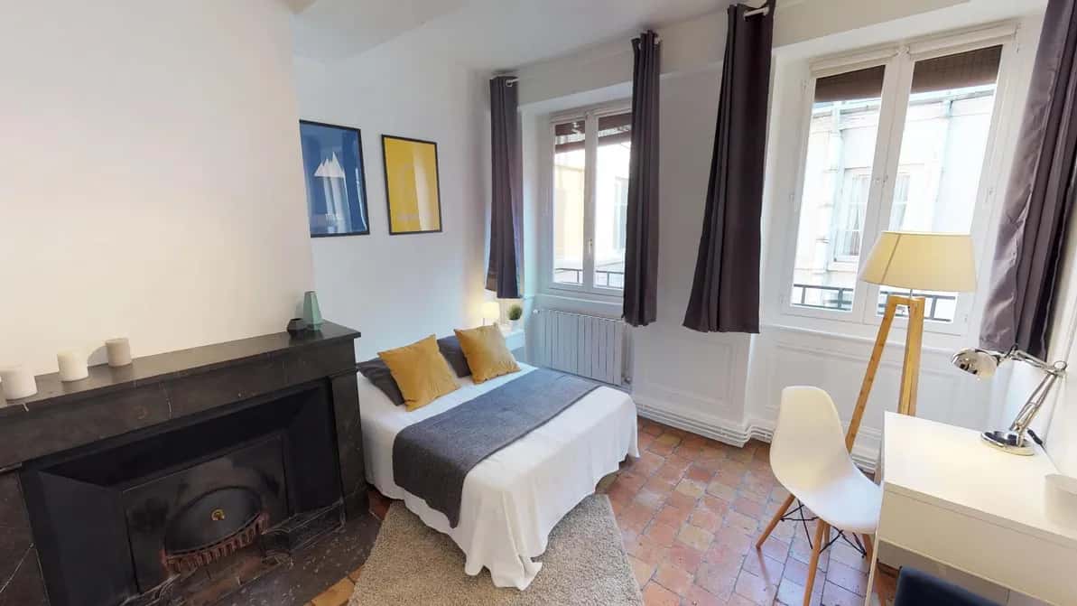 Habitación en Place Tobie Robatel, Lyon para 98 m² con 5 dormitorios