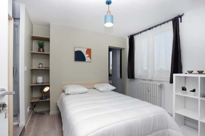 Listing photo thumbnail