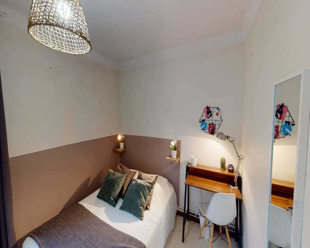 Chambre dans le Rue Maury