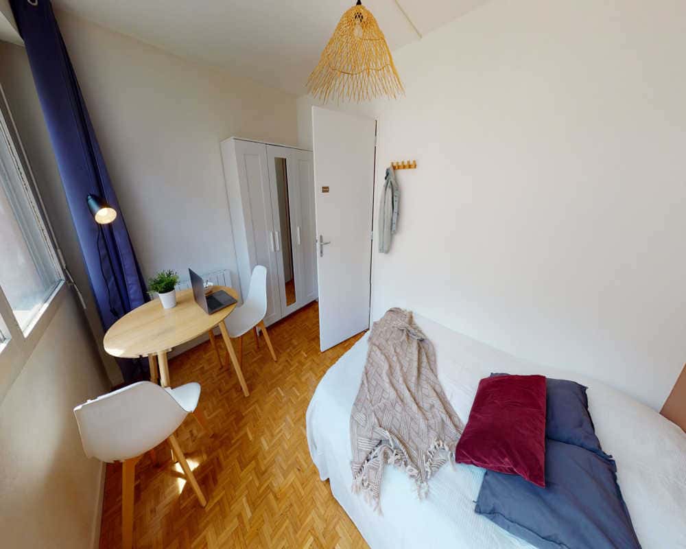Chambre dans le rue de Brest