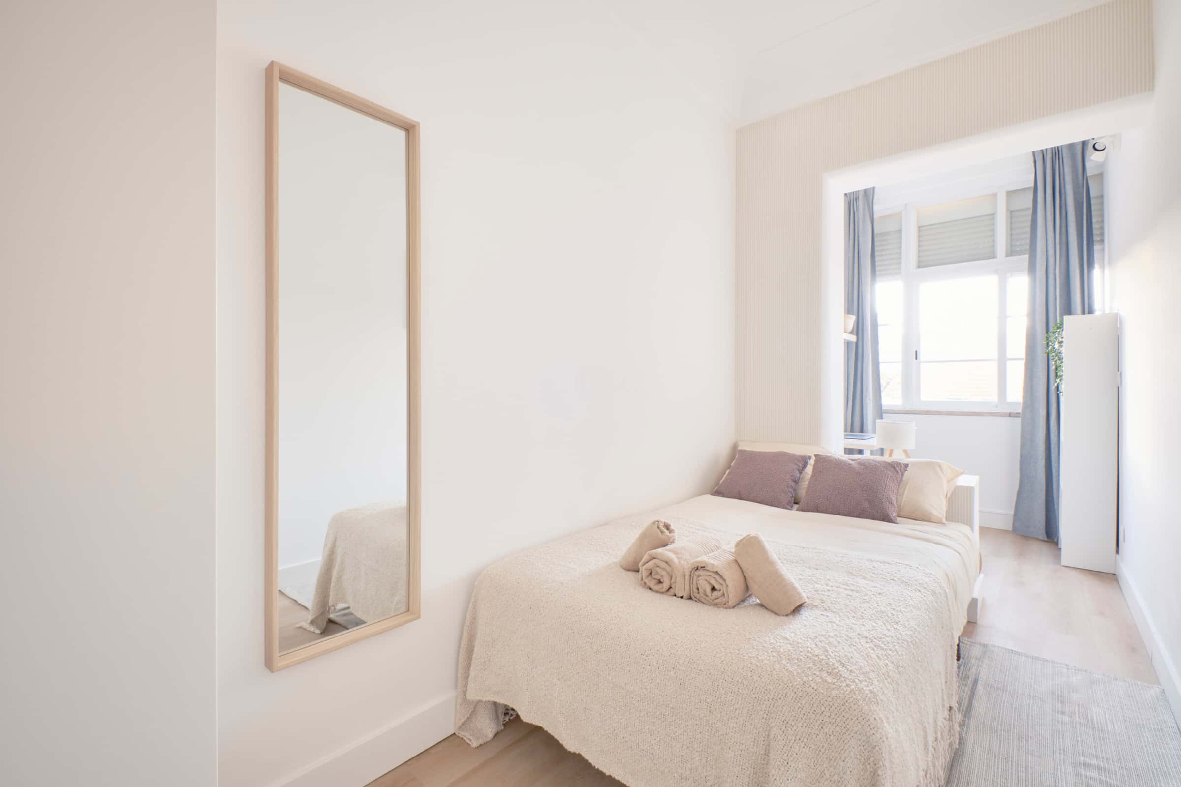 Furnished Room in Lisbon - Room 7