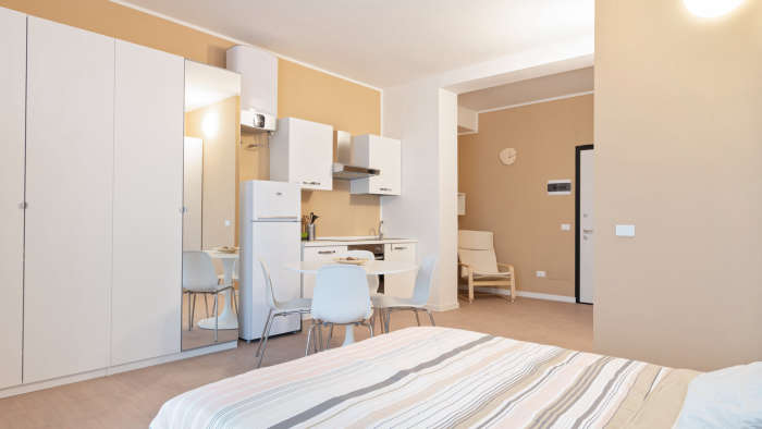 Listing photo thumbnail