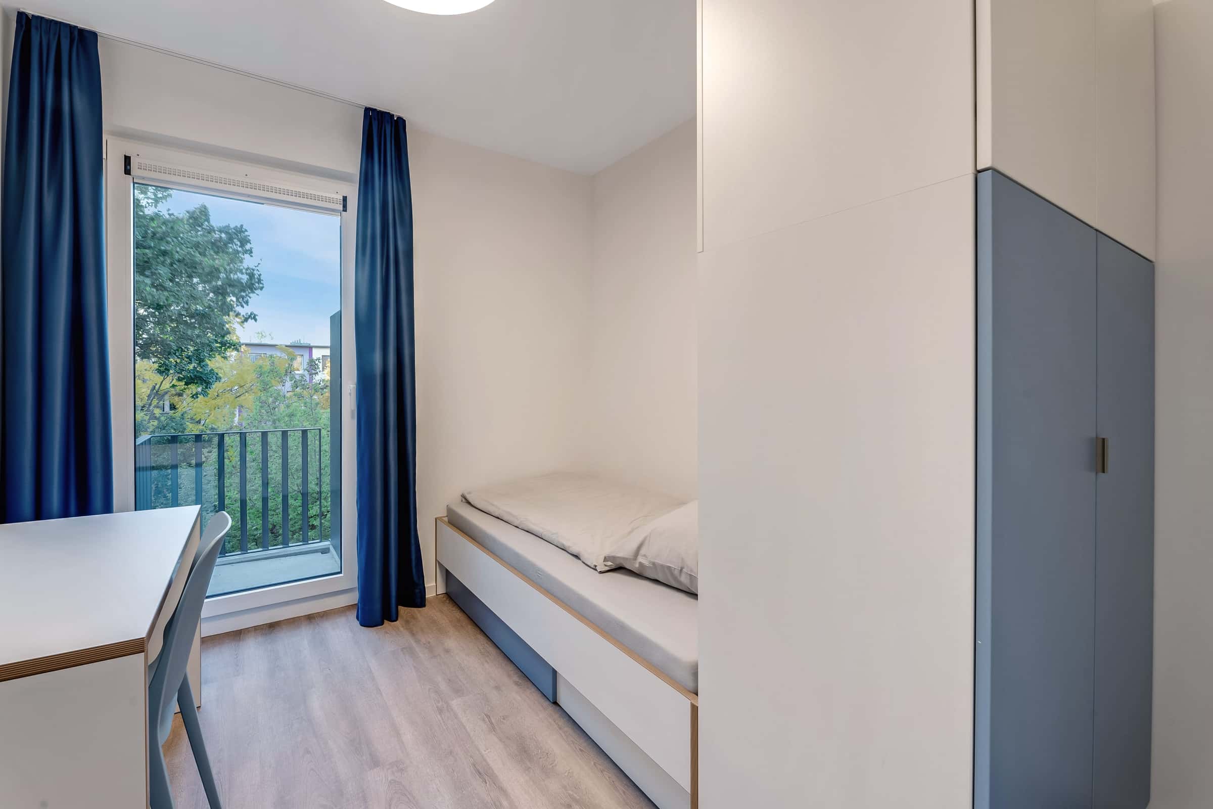 Reduced Rent -  Fully furnished private room with Balcony in a 5 people shared mixed apartment