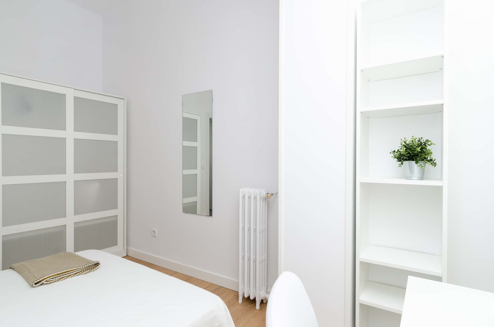 Habitación en Madrid Chamberí metro Canal  23H5