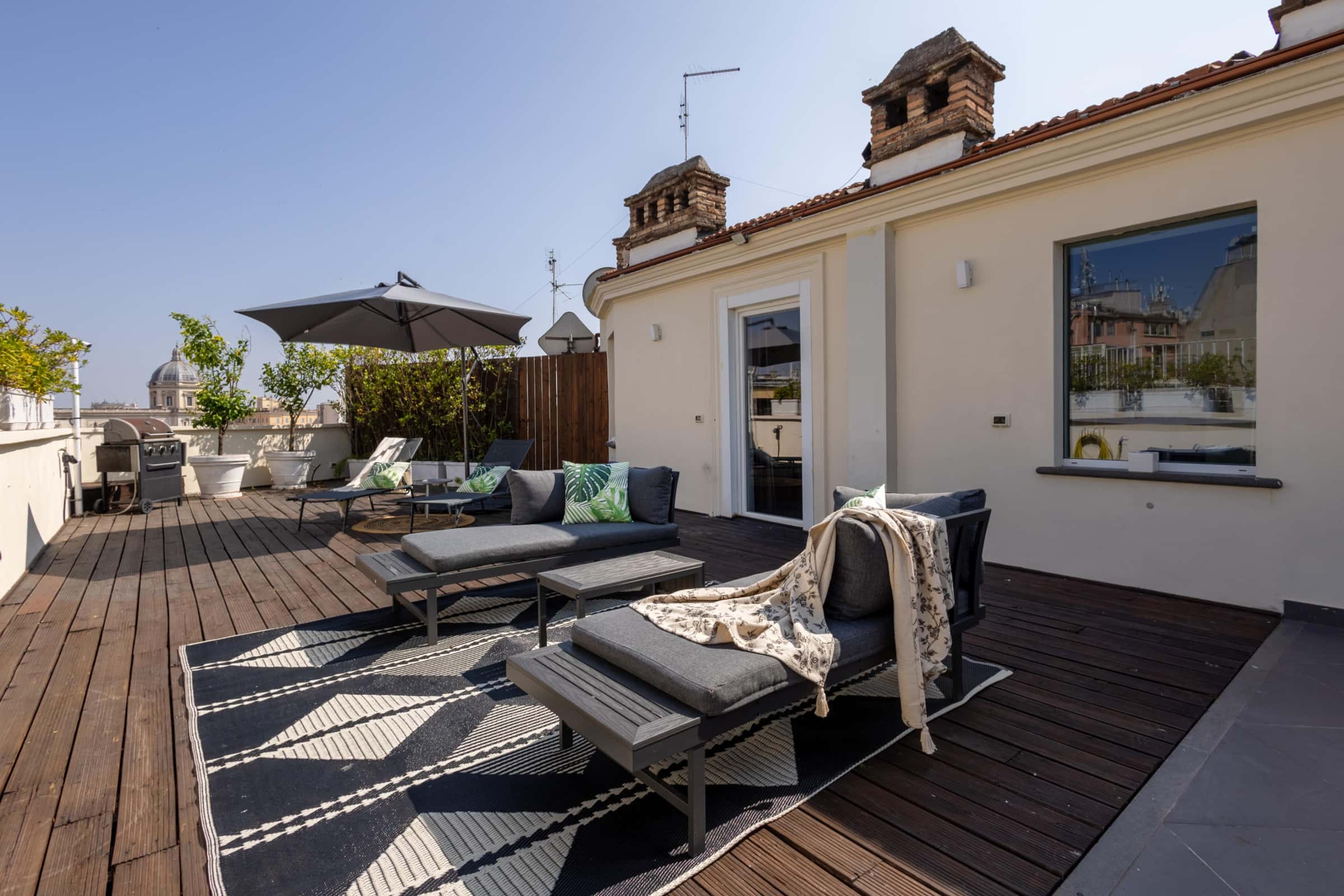 Maria Luxury Penthouse with City View Terrace