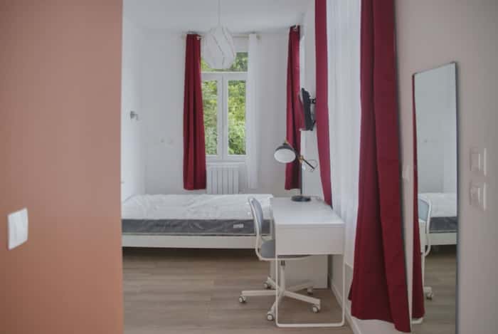 Listing photo thumbnail