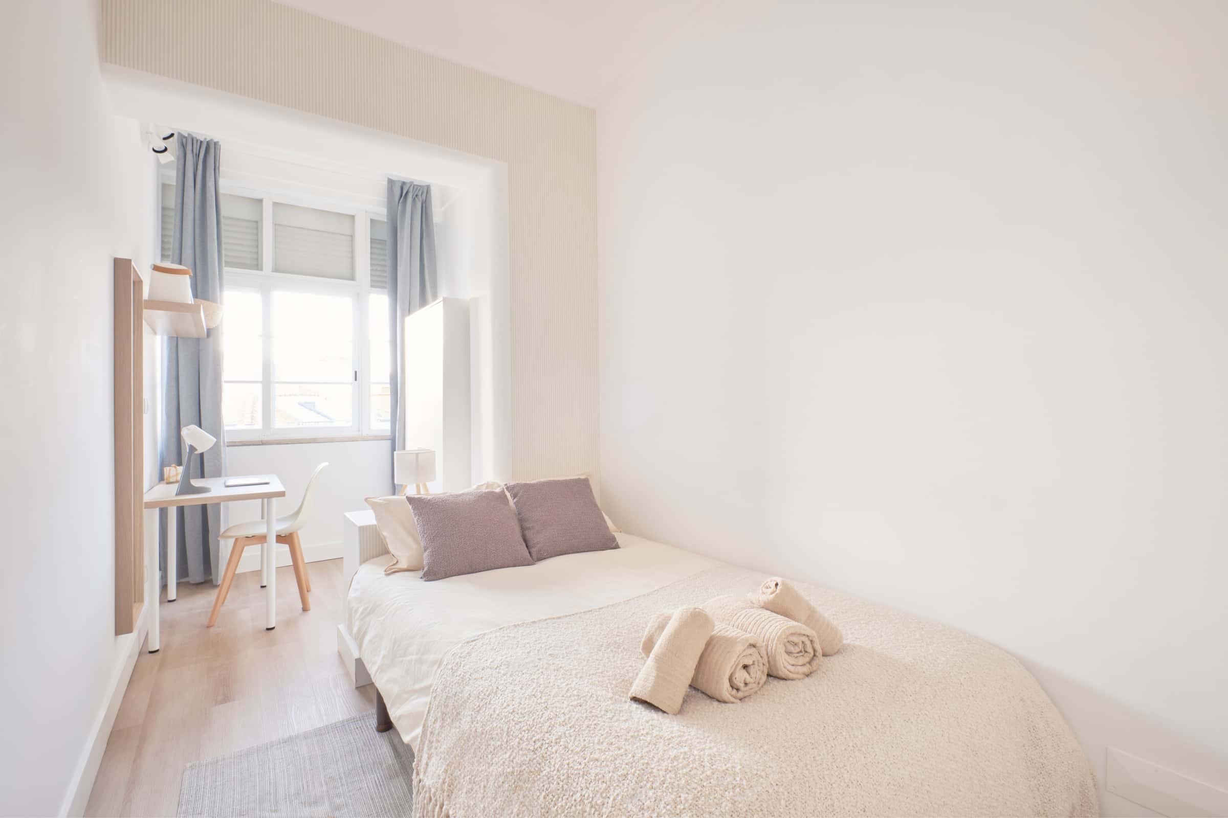 Furnished Room in Lisbon - Room 8