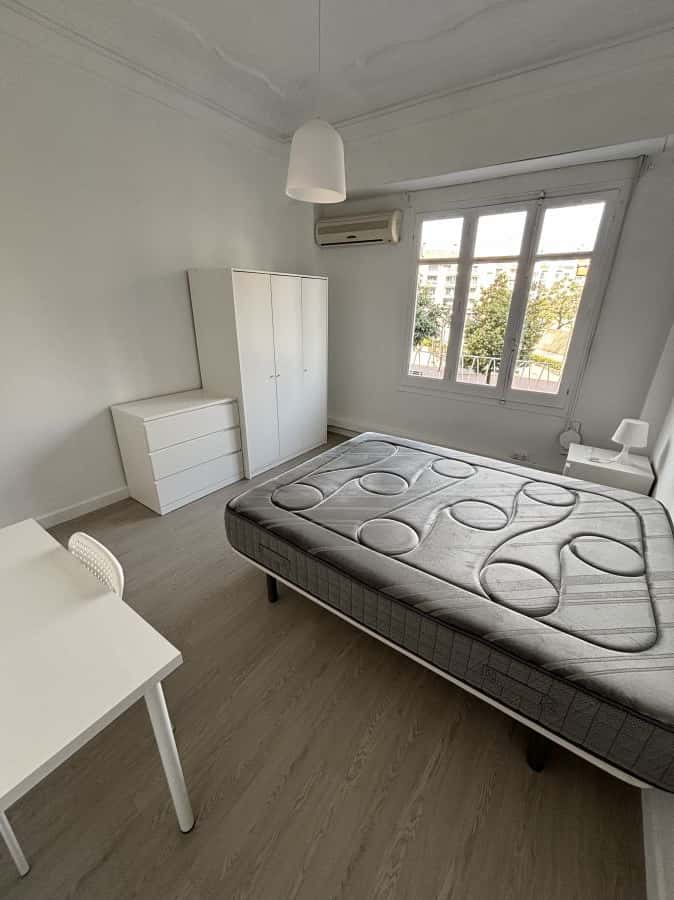Habitación en piso de 7 habitaciones