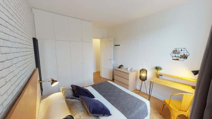 Listing photo thumbnail