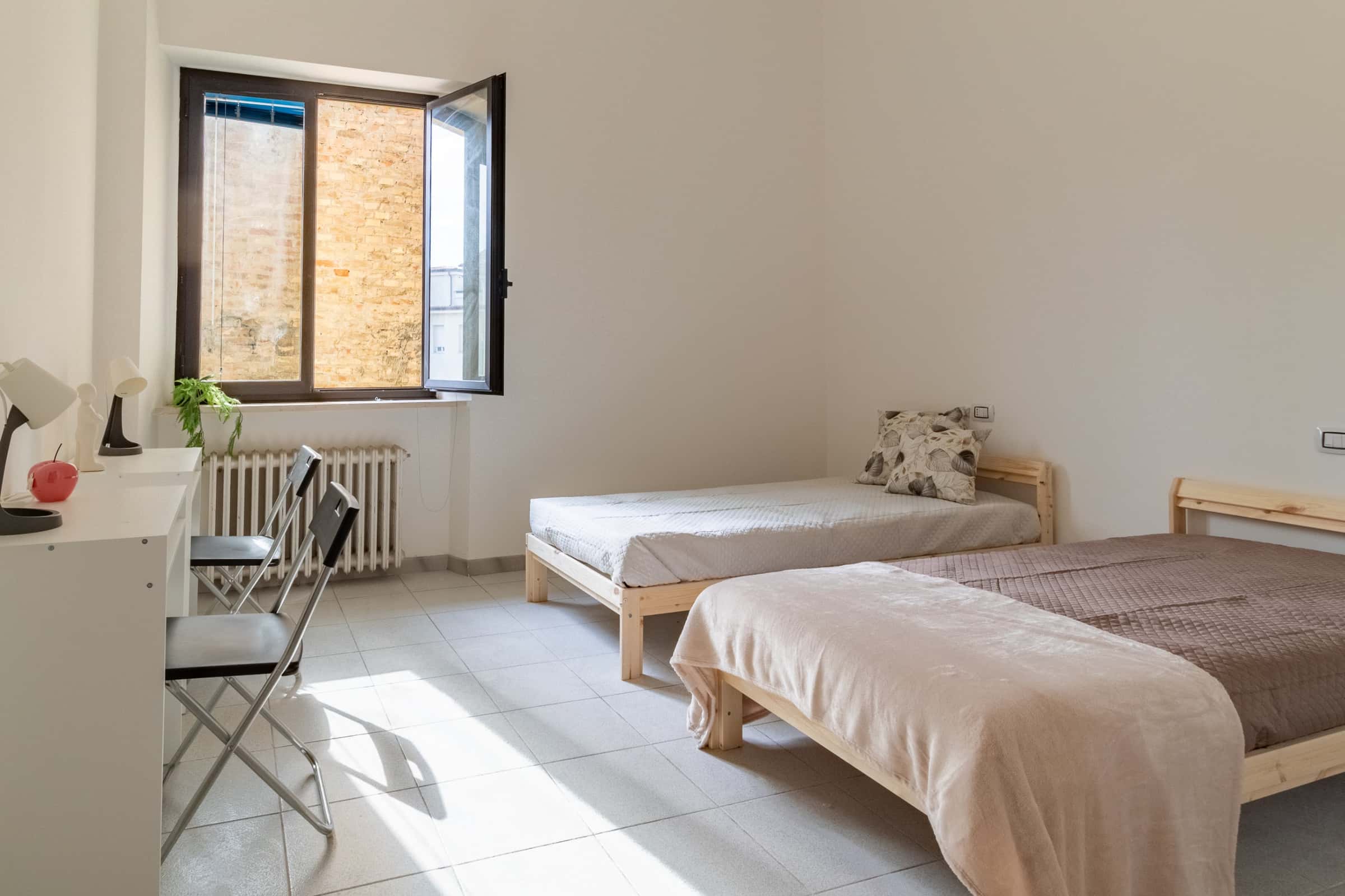 L5 Letto singolo in doppia - bagno privato - Viale Marconi, Pescara