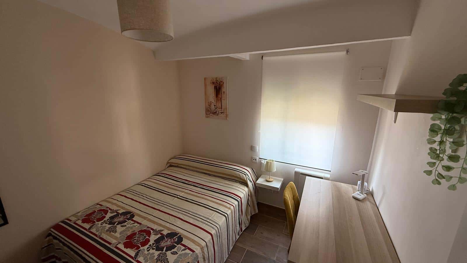 Habitación en Calle de Jacinto Benavente, Valladolid para 60 m² con 4 dormitorios