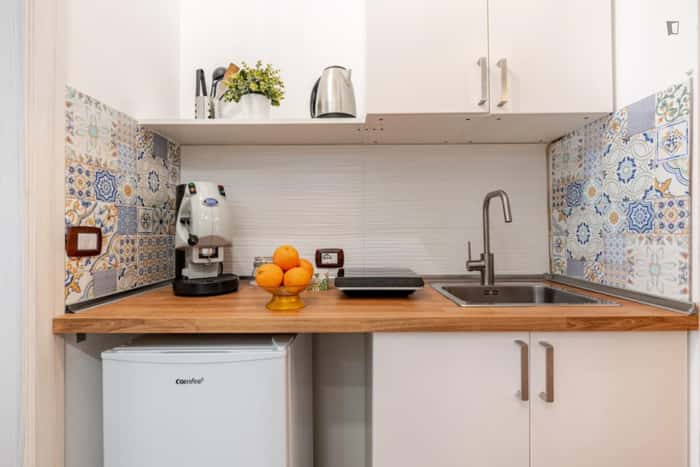 Listing photo thumbnail