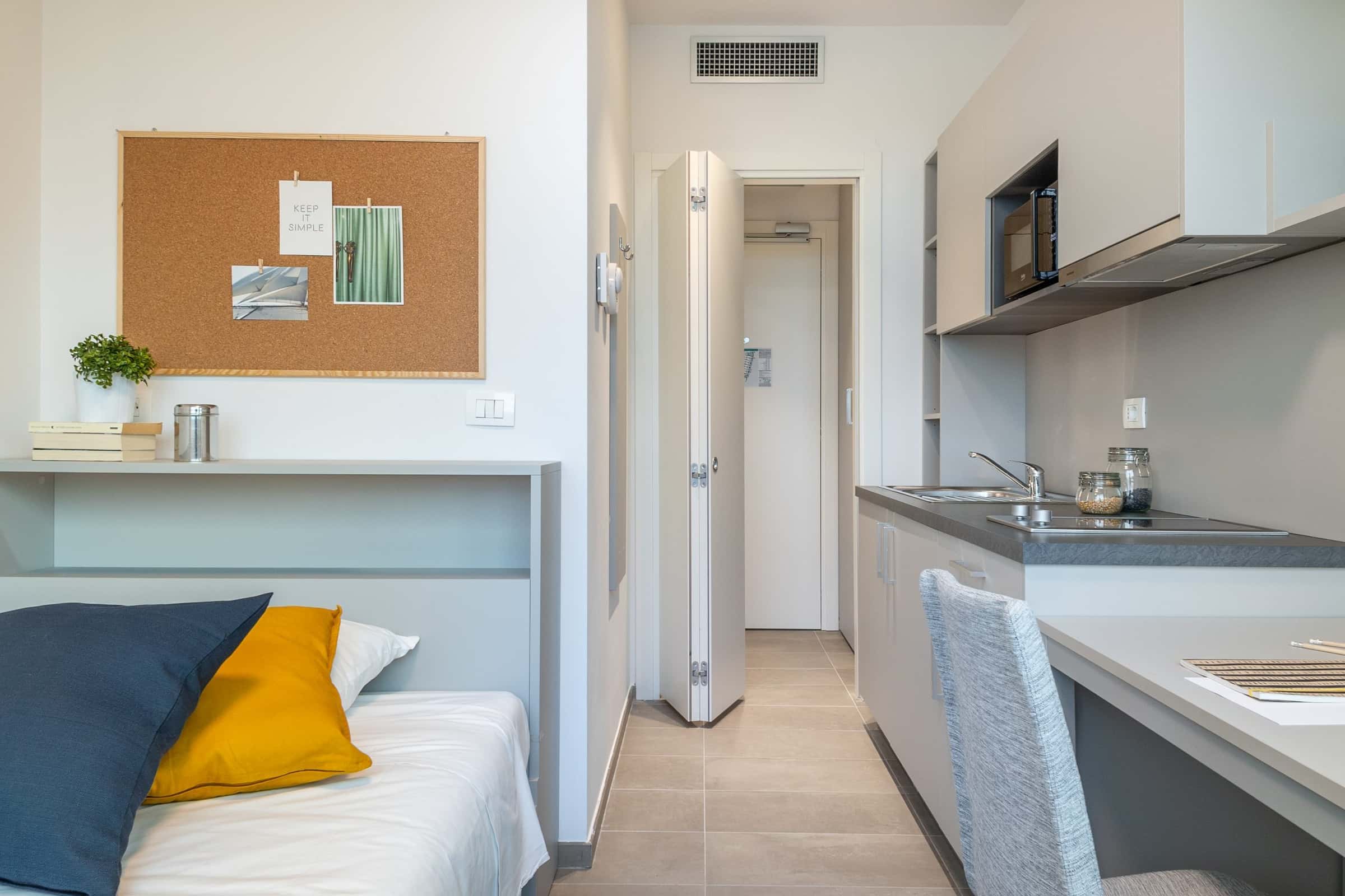 Premium Studio - Courtyard view (Students only)