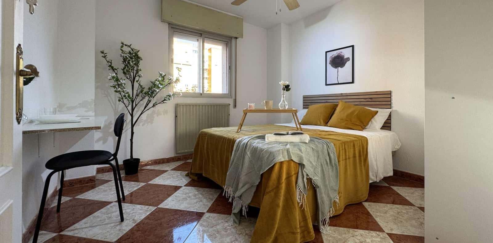 Double bed in Rooms for rent on Andaluces street in Madrid
