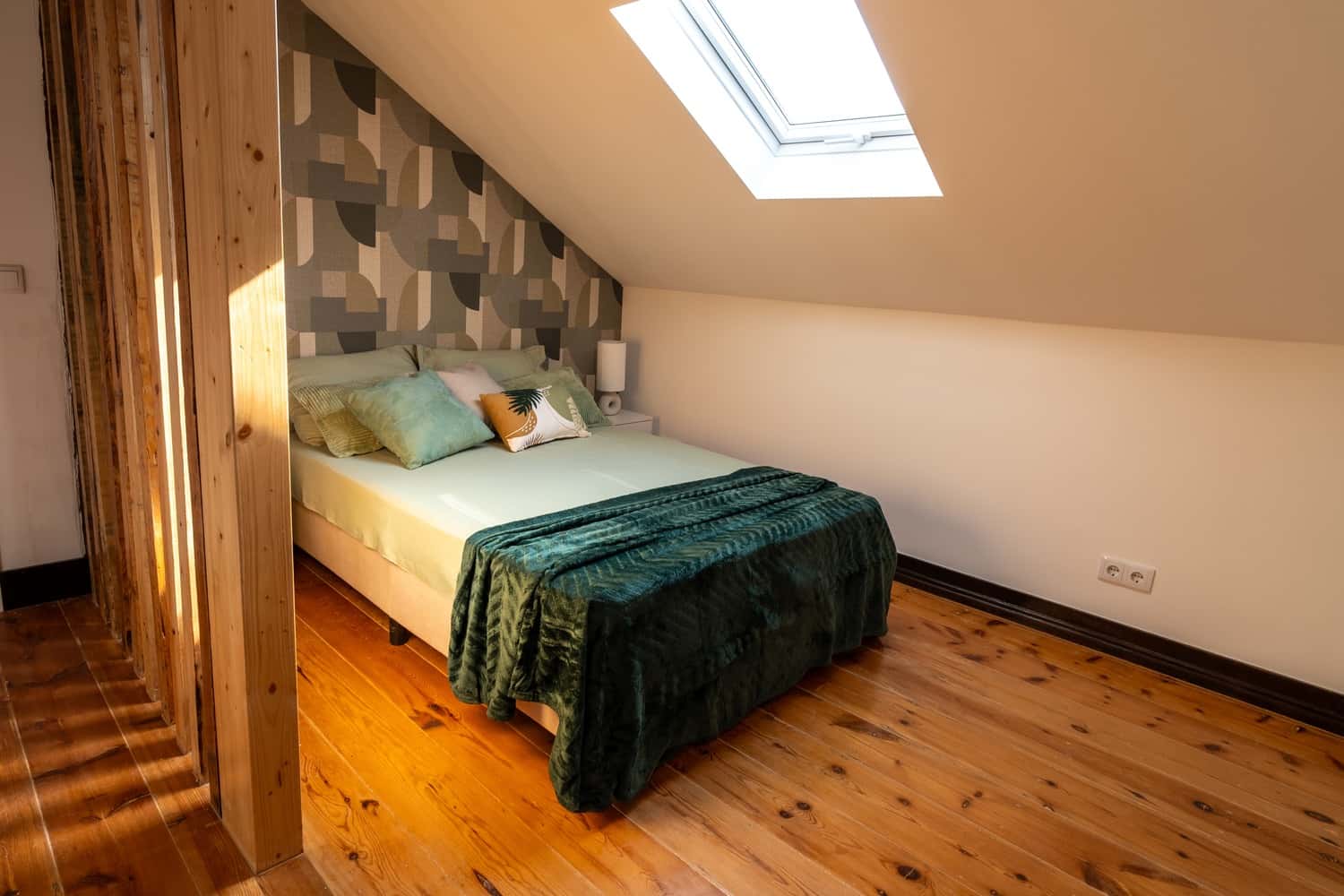 Room 2 - 105. Avenida da Liberdade 262 5D