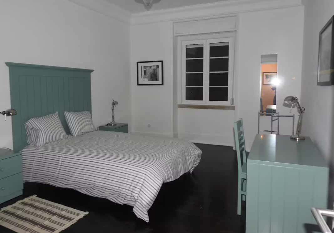 Beautiful Room with Large Windows in Saldanha - VH IV - R2