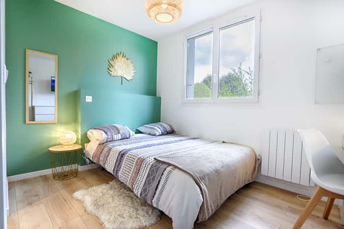 Listing photo thumbnail