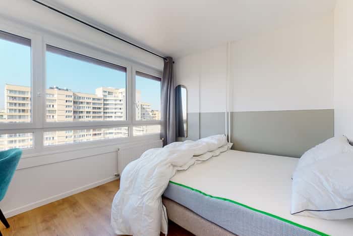 Listing photo thumbnail