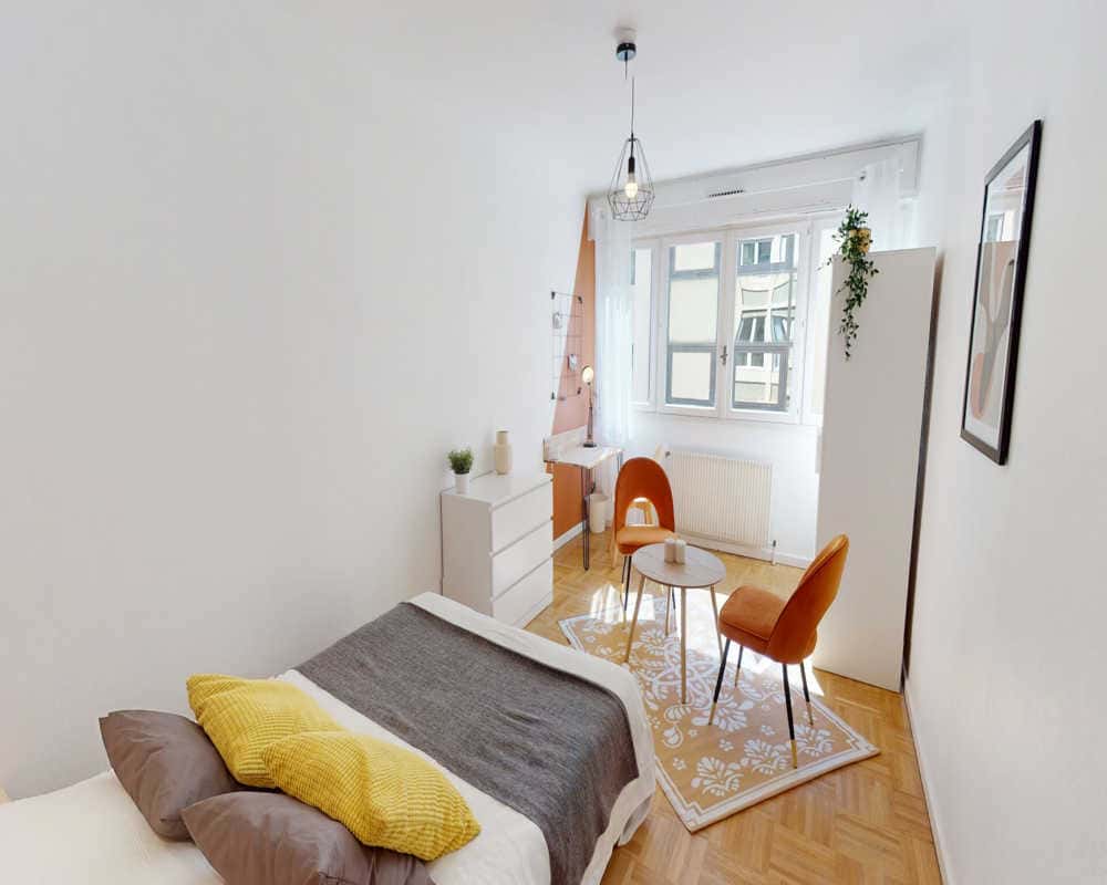 Chambre dans le rue des Emeraudes