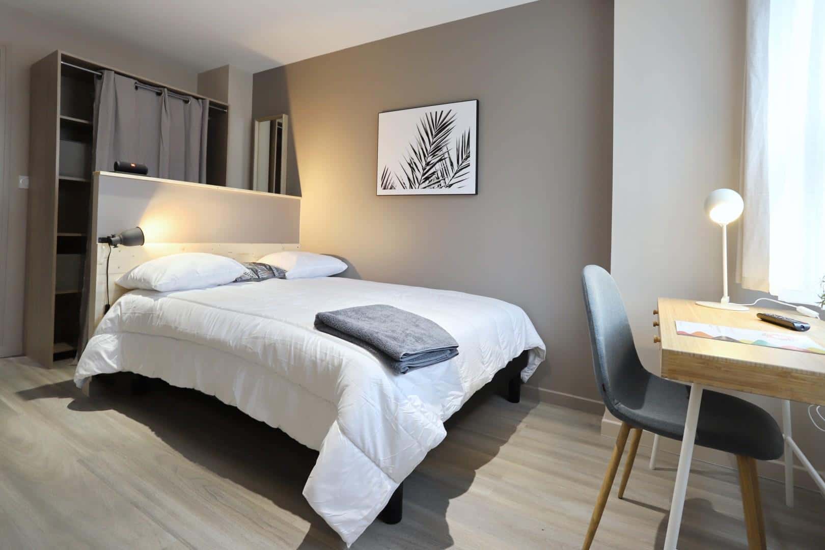 Chambre 1 - CHATEAUGIRON