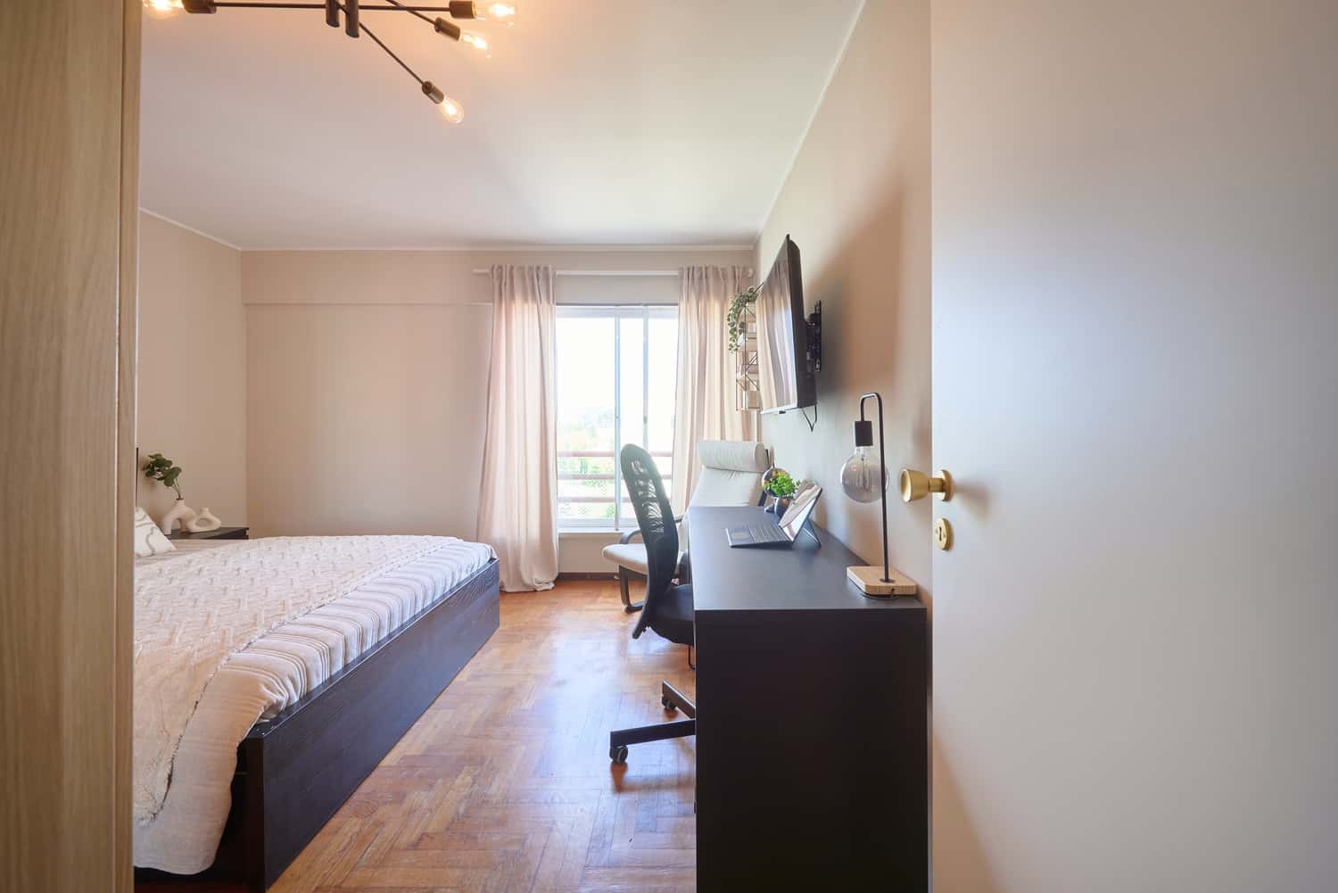 Room 2 - 84. Rua Engenheiro Caldeira Rodrigues 9 7D