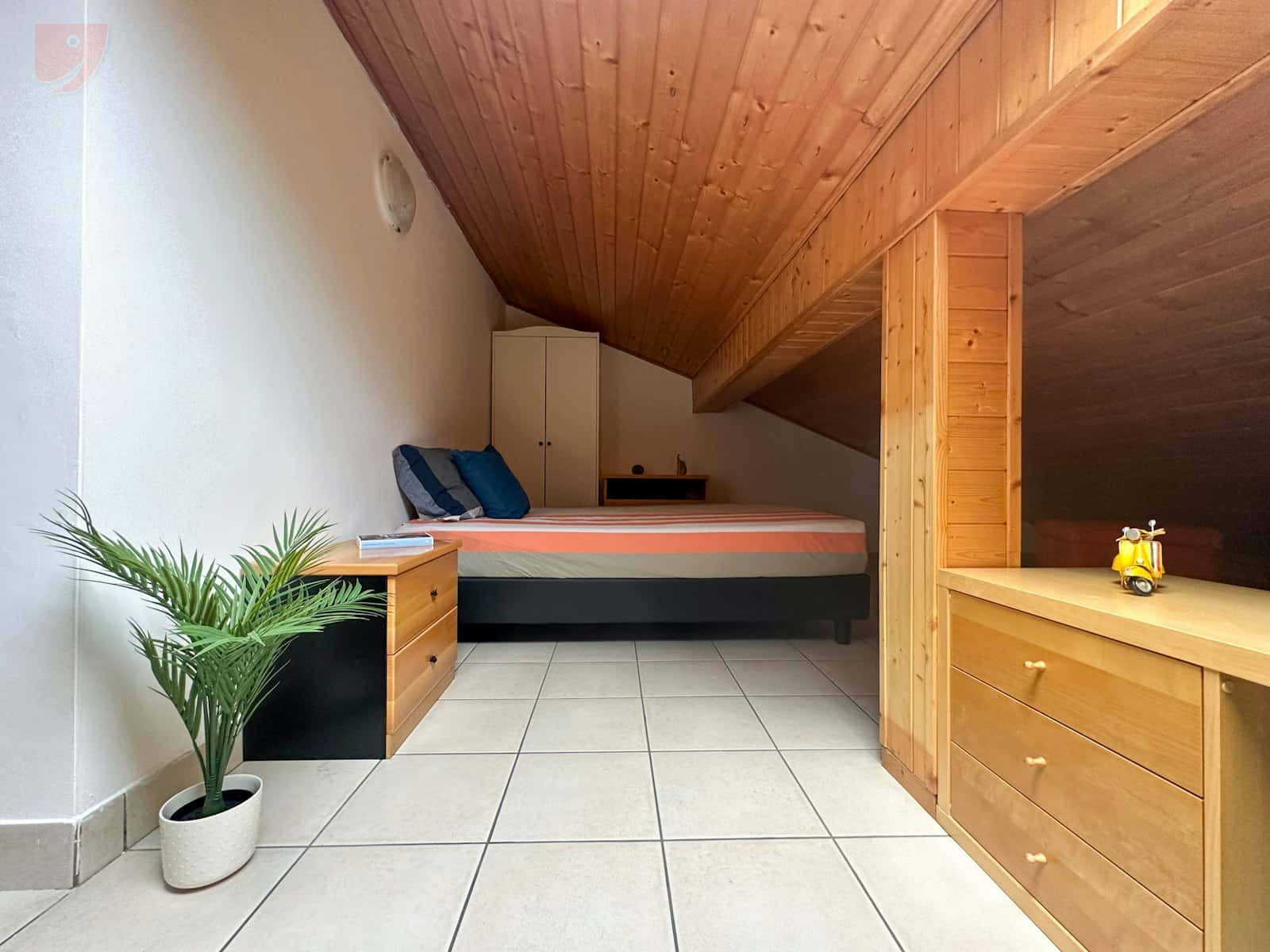 Habitación en Via Pomeranos, Trento para 145 m² con 6 dormitorios
