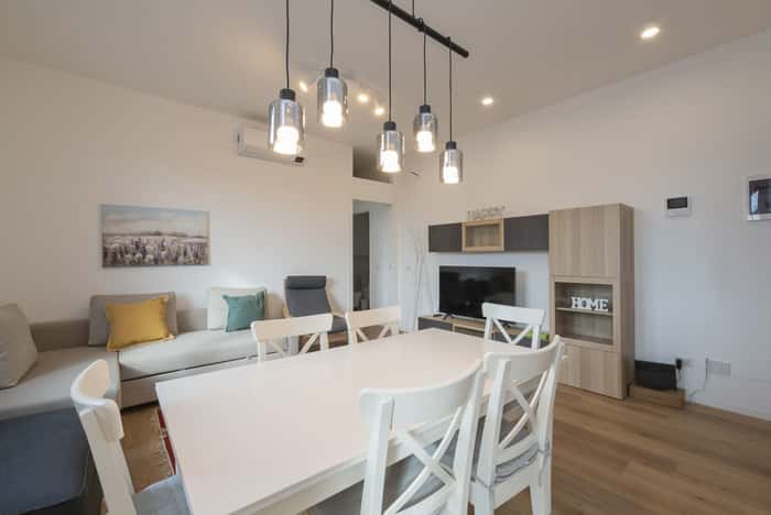 Listing photo thumbnail