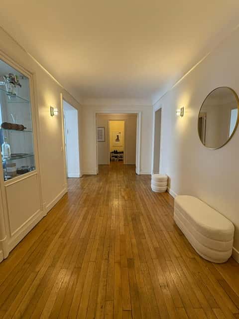 Apartment in Boulevard de la Saussaye, Neuilly-sur-Seine for 100 m² with 1 bedroom