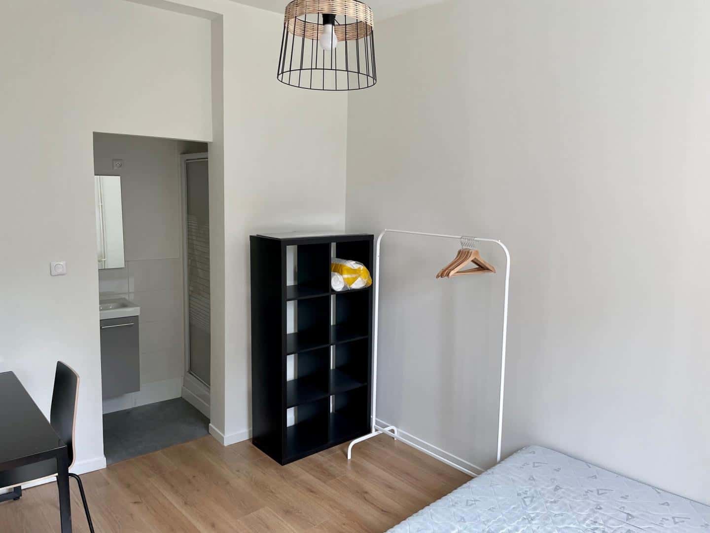 Chambre 2 - HOCHE L