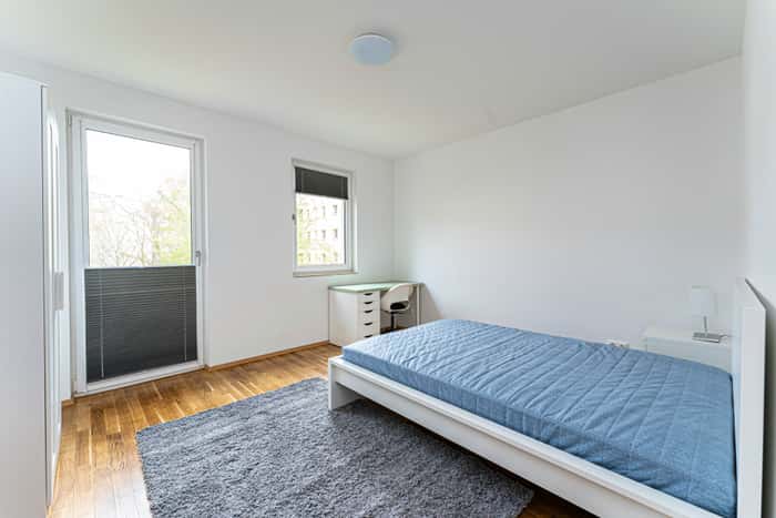 Listing photo thumbnail