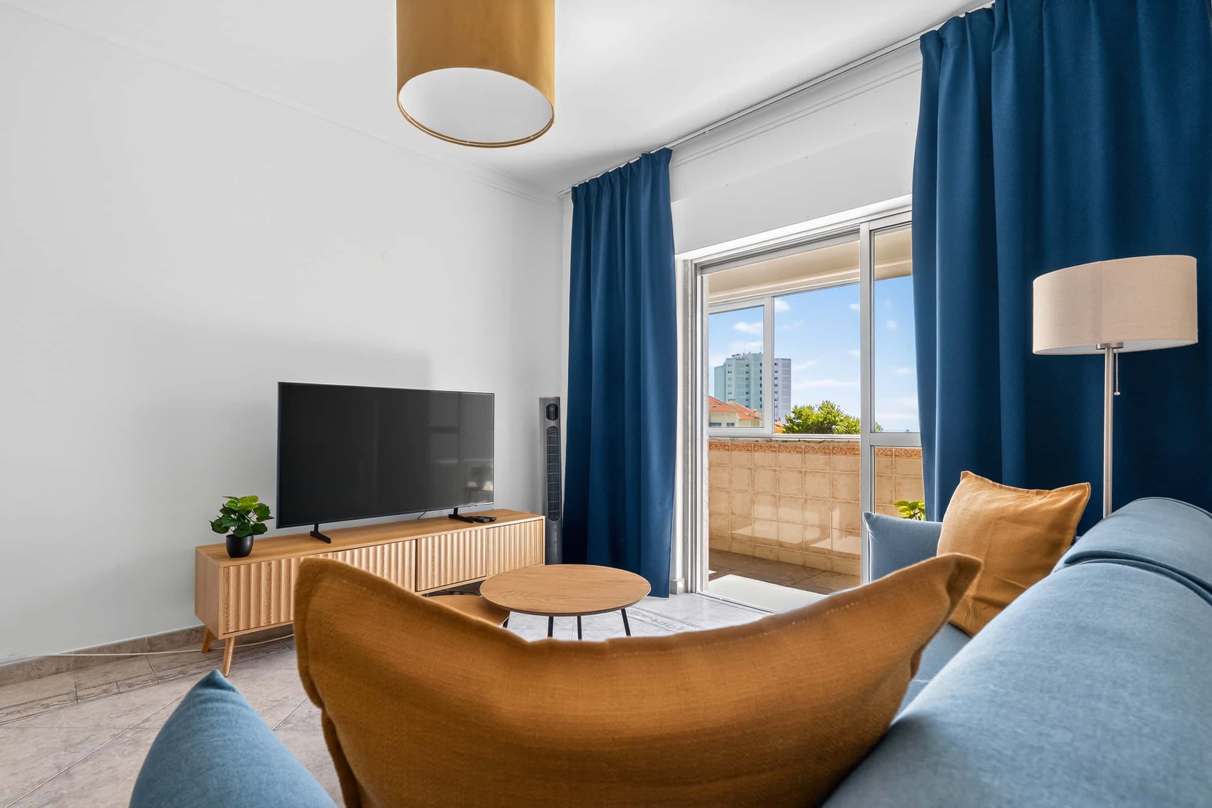 Apartment in Rua António Louro, Parede with 90 m² and 2 bedrooms