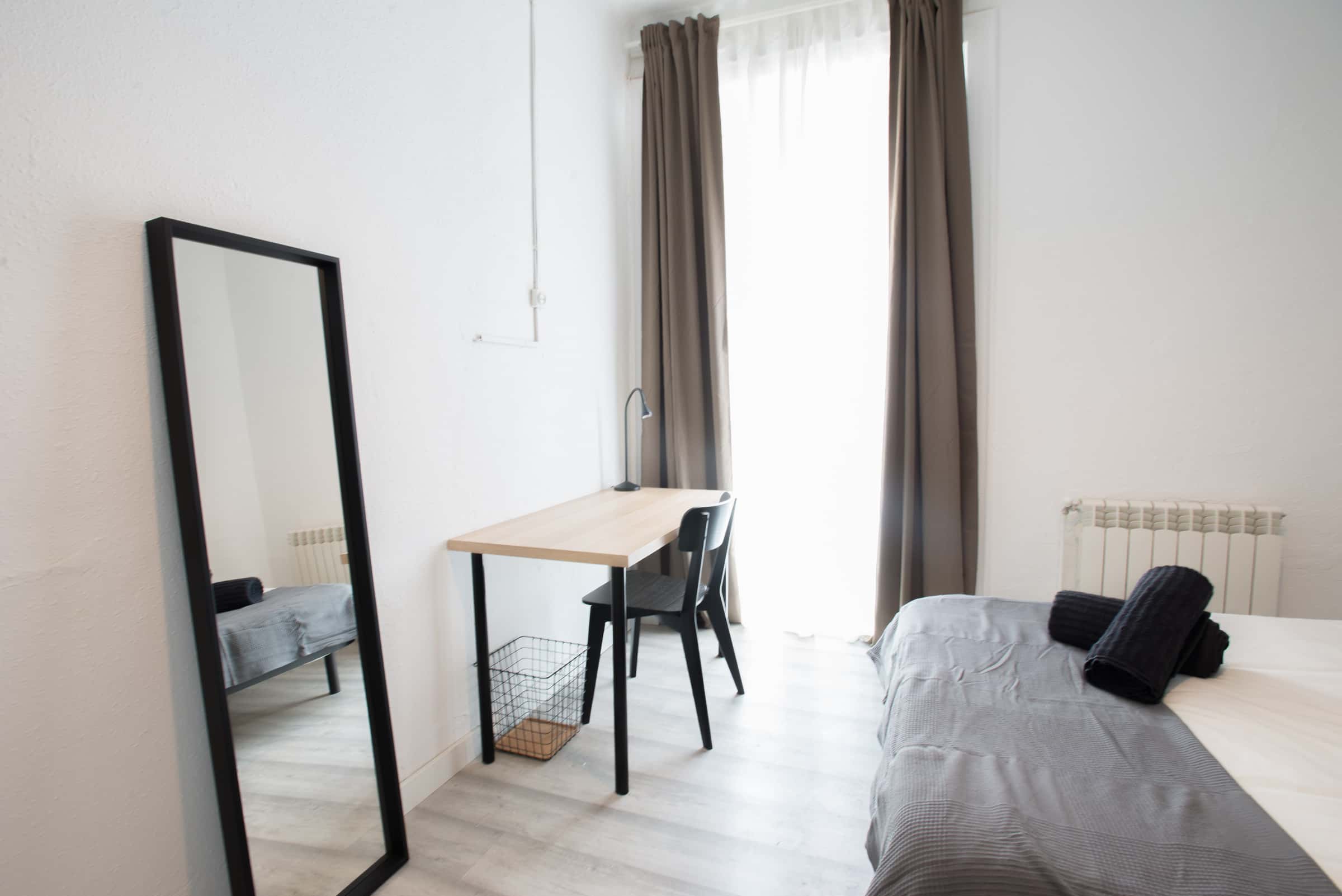 Habitación individual en Via Calle Cedaceros  º