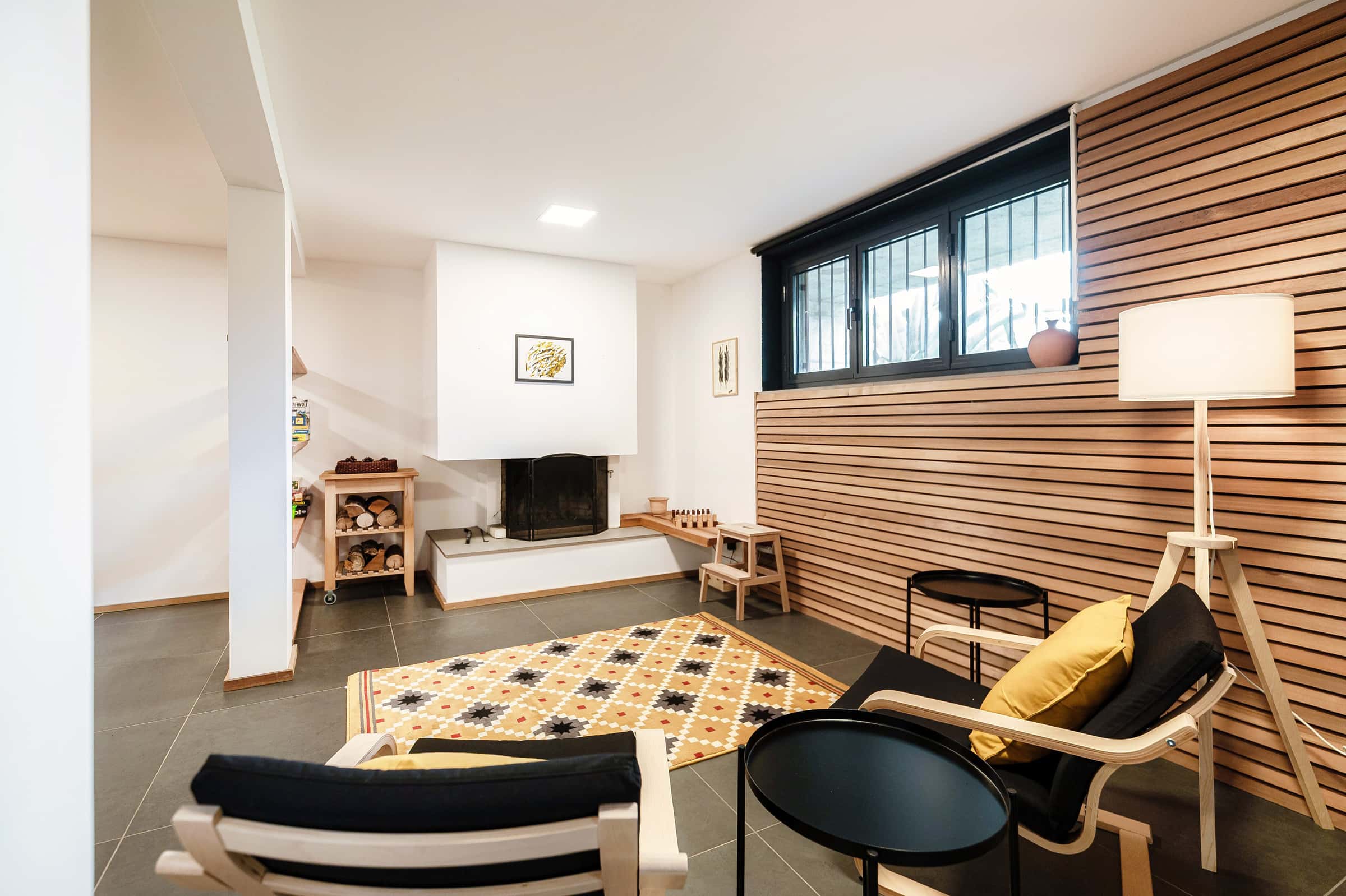 MODERN FLAT - On the hills bordering Italy
