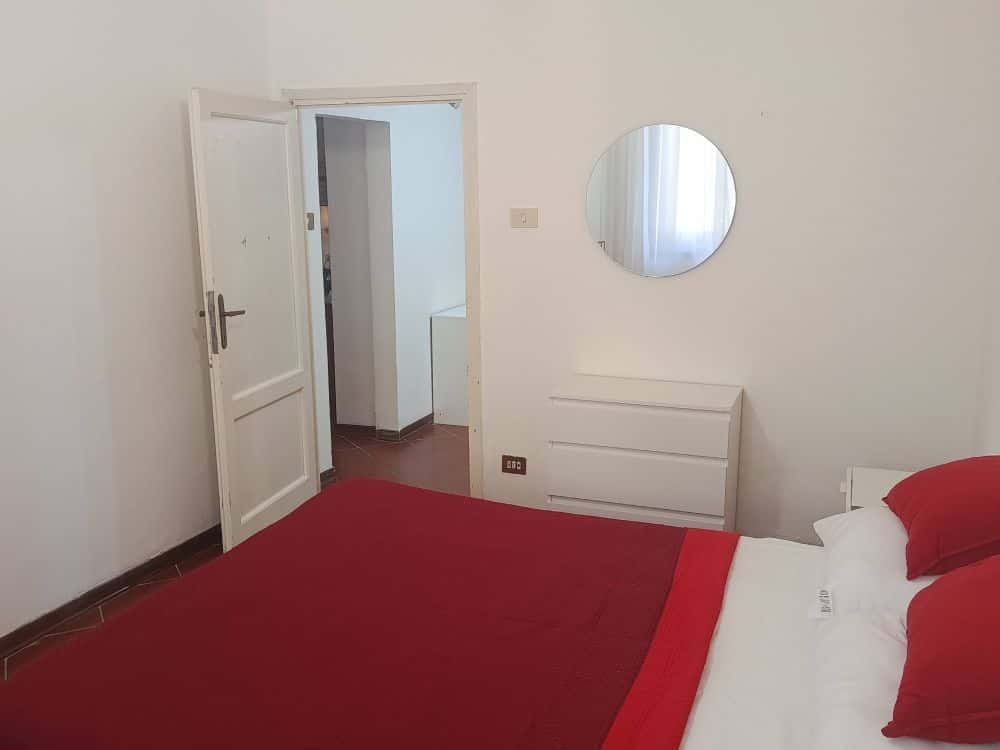 Camera privata in Via Calzolari 21