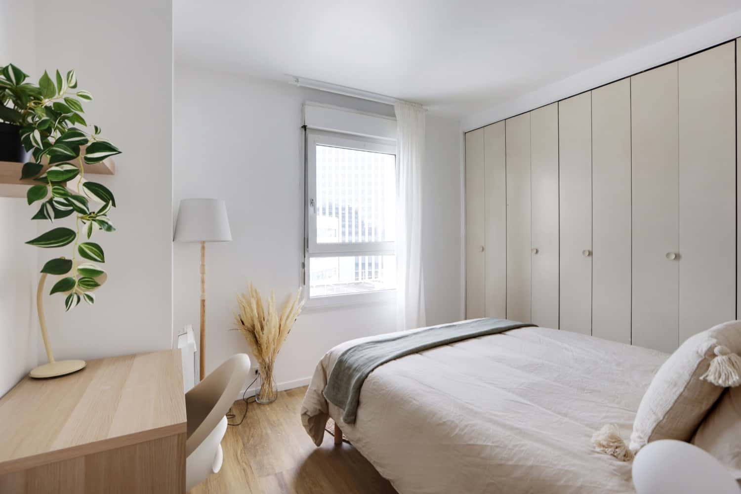 Move into this lovely 10 m² bedroom